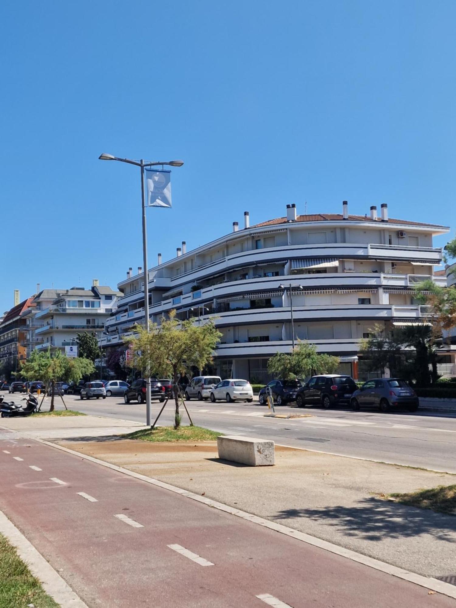 Tramonti Apartments Пескара Экстерьер фото