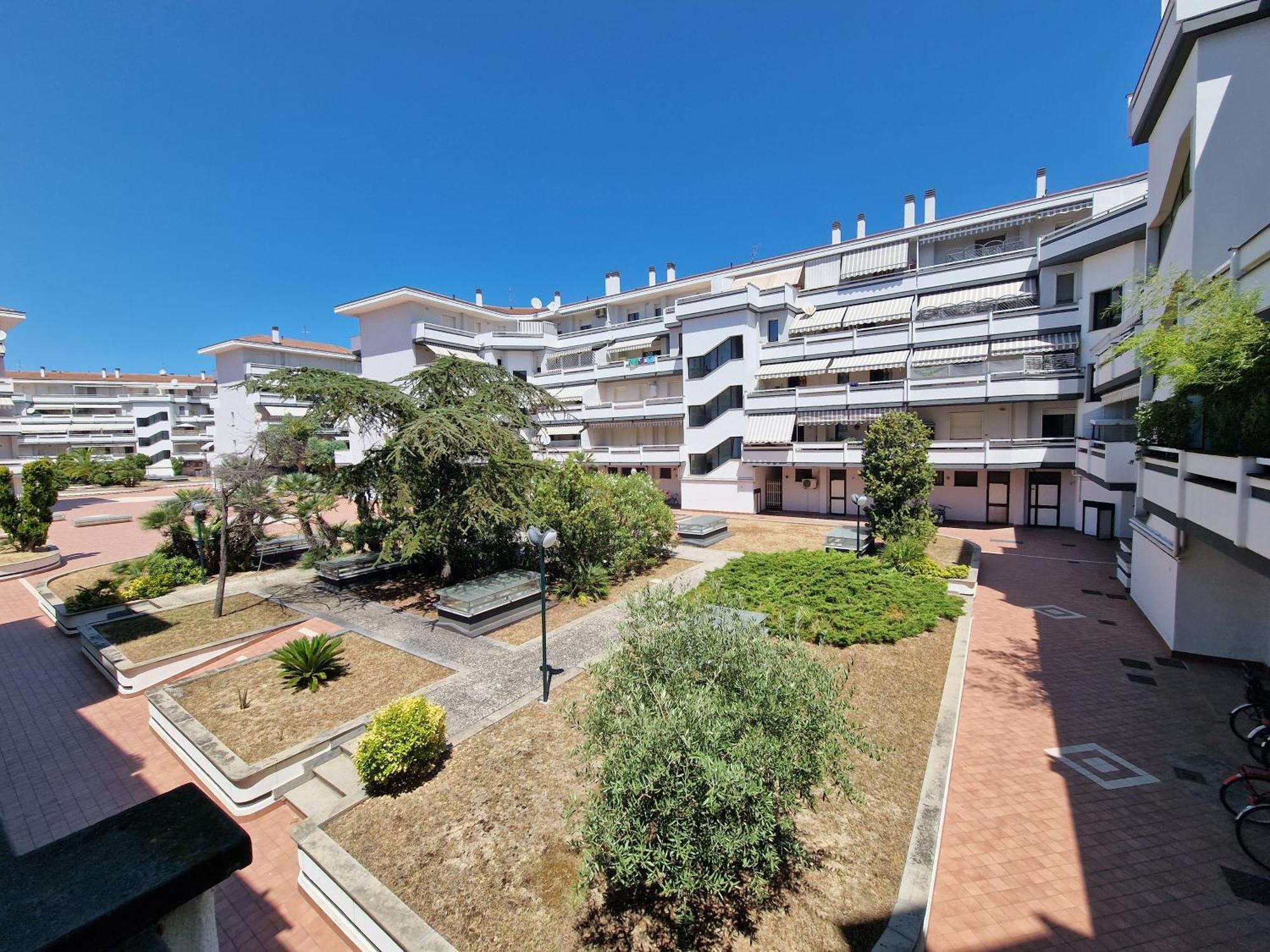 Tramonti Apartments Пескара Экстерьер фото